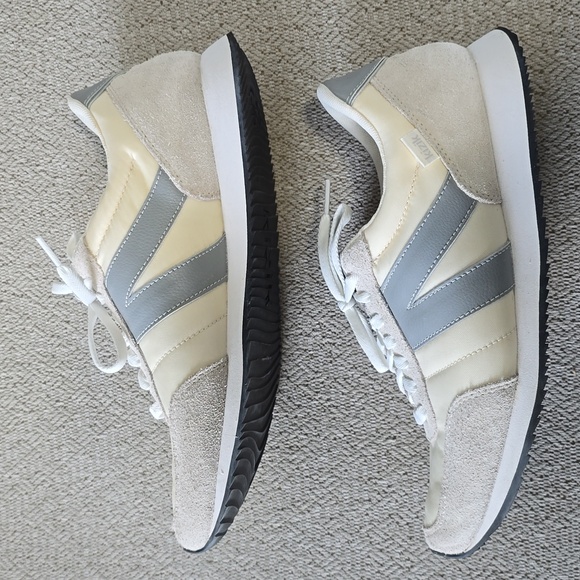 Kizik Milan Nylon And Suede Mist Gray and Cream Unisex Sneakers - Size 10.5 Mens - Picture 6 of 10